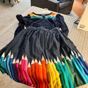 ModCloth rainbows XL skirt w/a rainbow of pencils on navy.